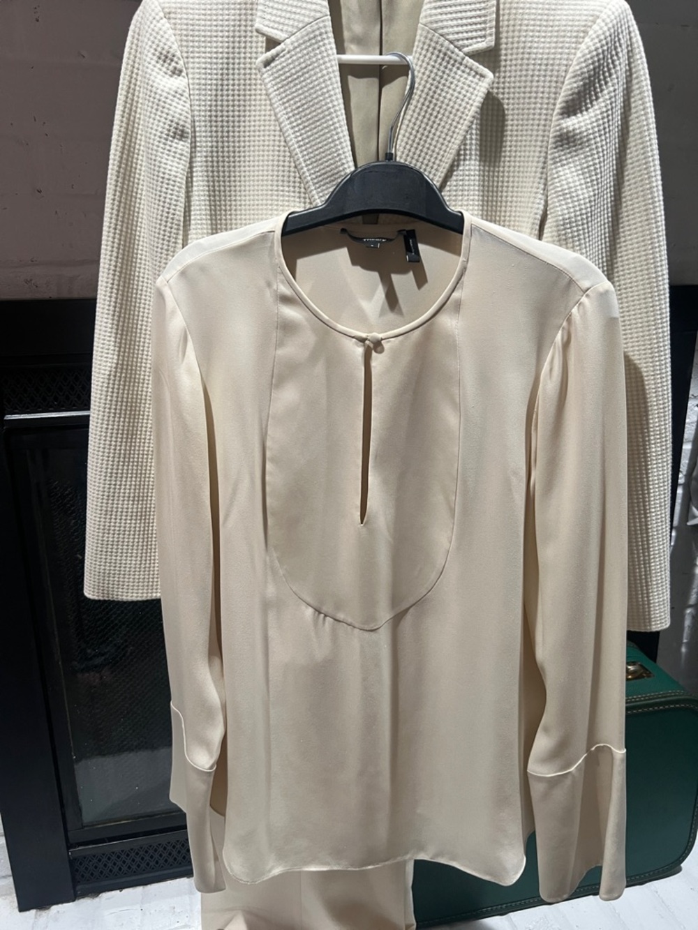 Theory Cream Long-Sleeve Silk Blouse | Suttle and Sexy - Picture 4 of 5
